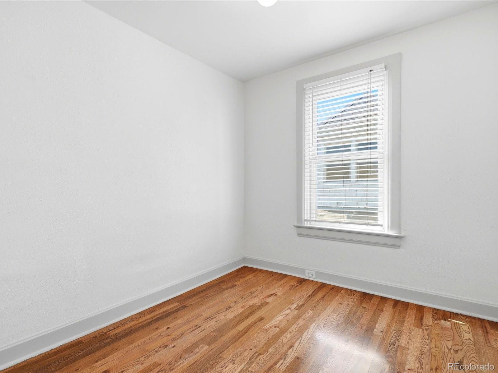 MLS Image #25 for 565 s lincoln street,denver, Colorado