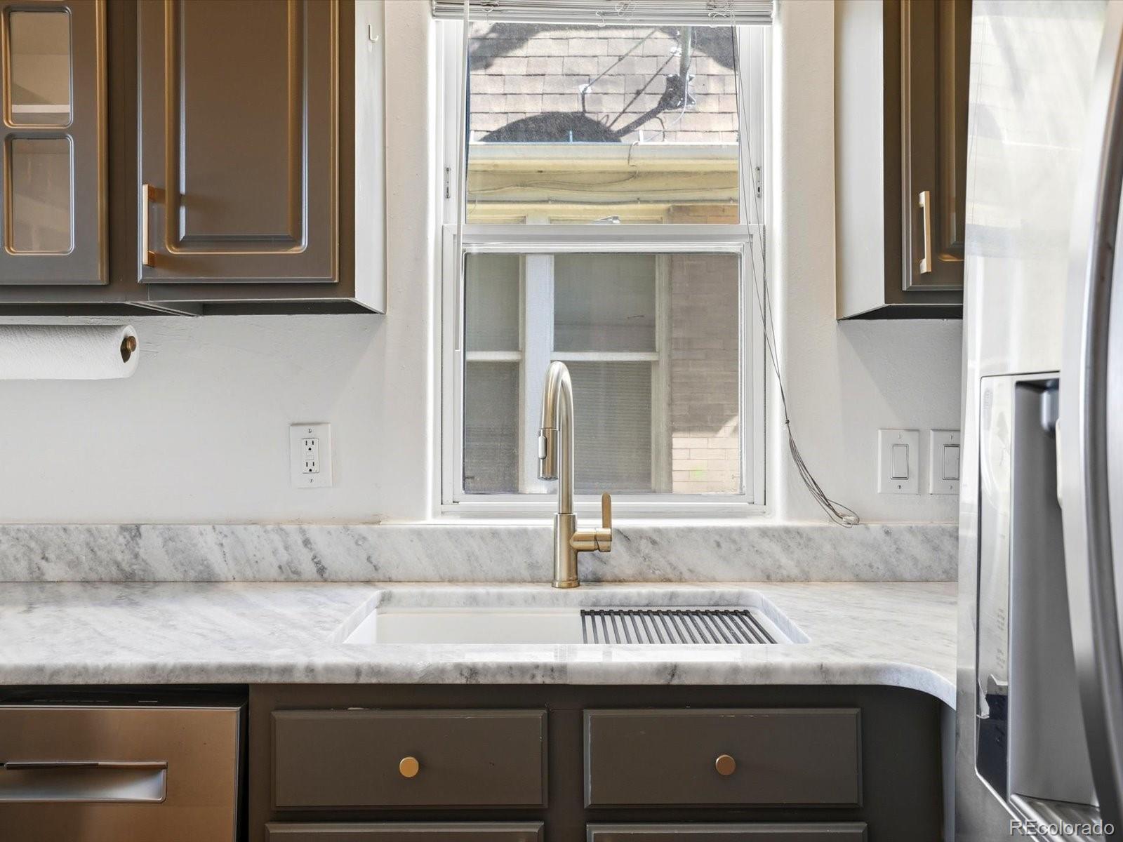 MLS Image #5 for 565 s lincoln street,denver, Colorado