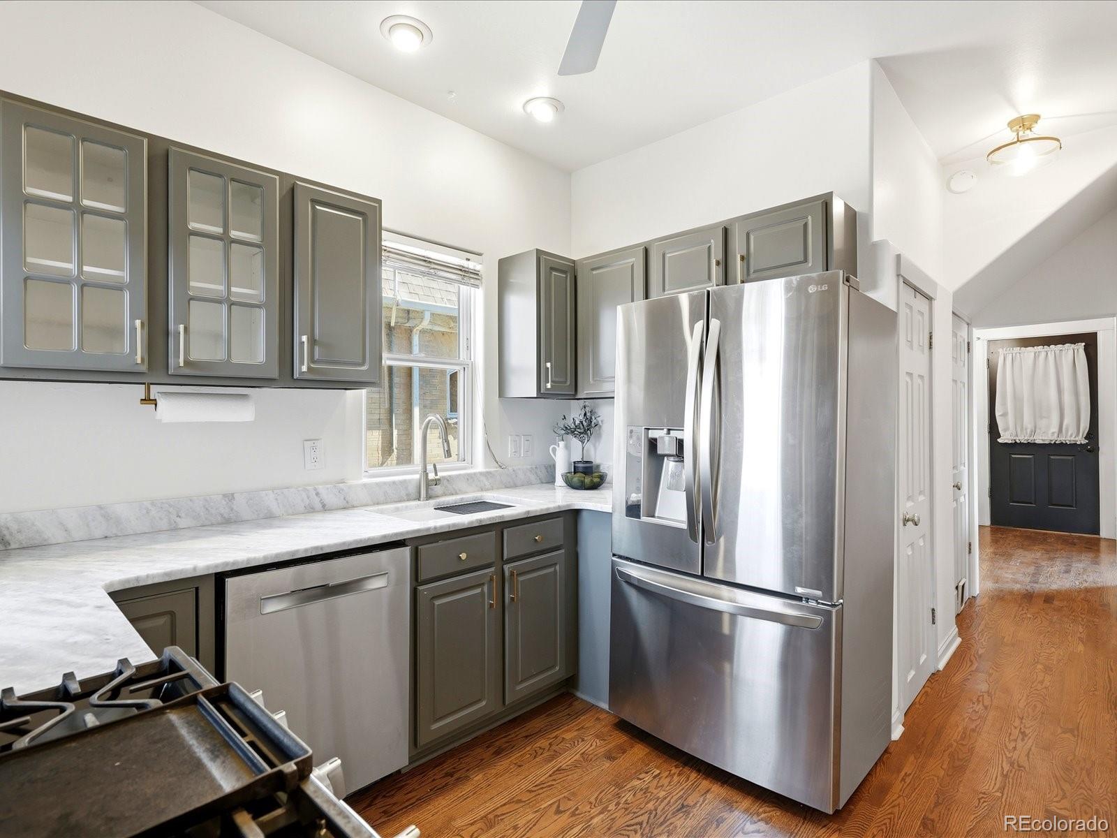 MLS Image #6 for 565 s lincoln street,denver, Colorado