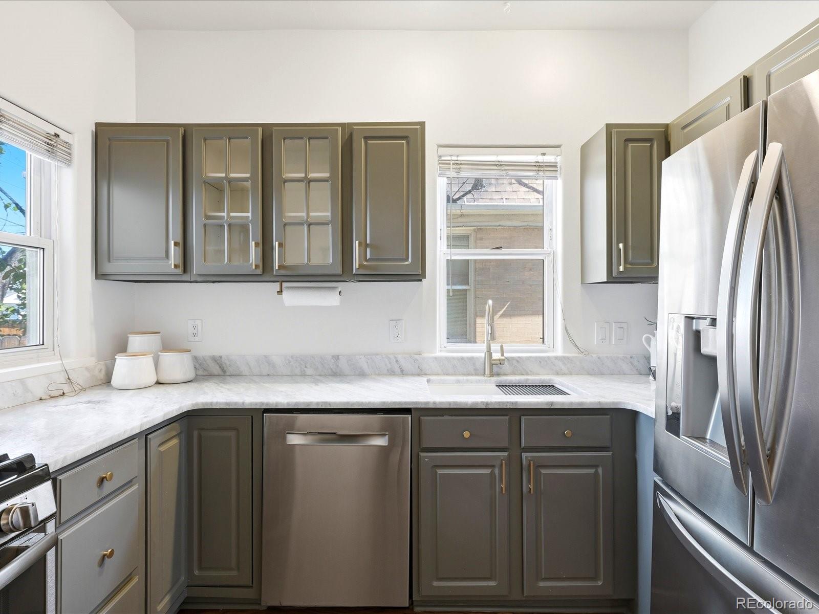 MLS Image #7 for 565 s lincoln street,denver, Colorado