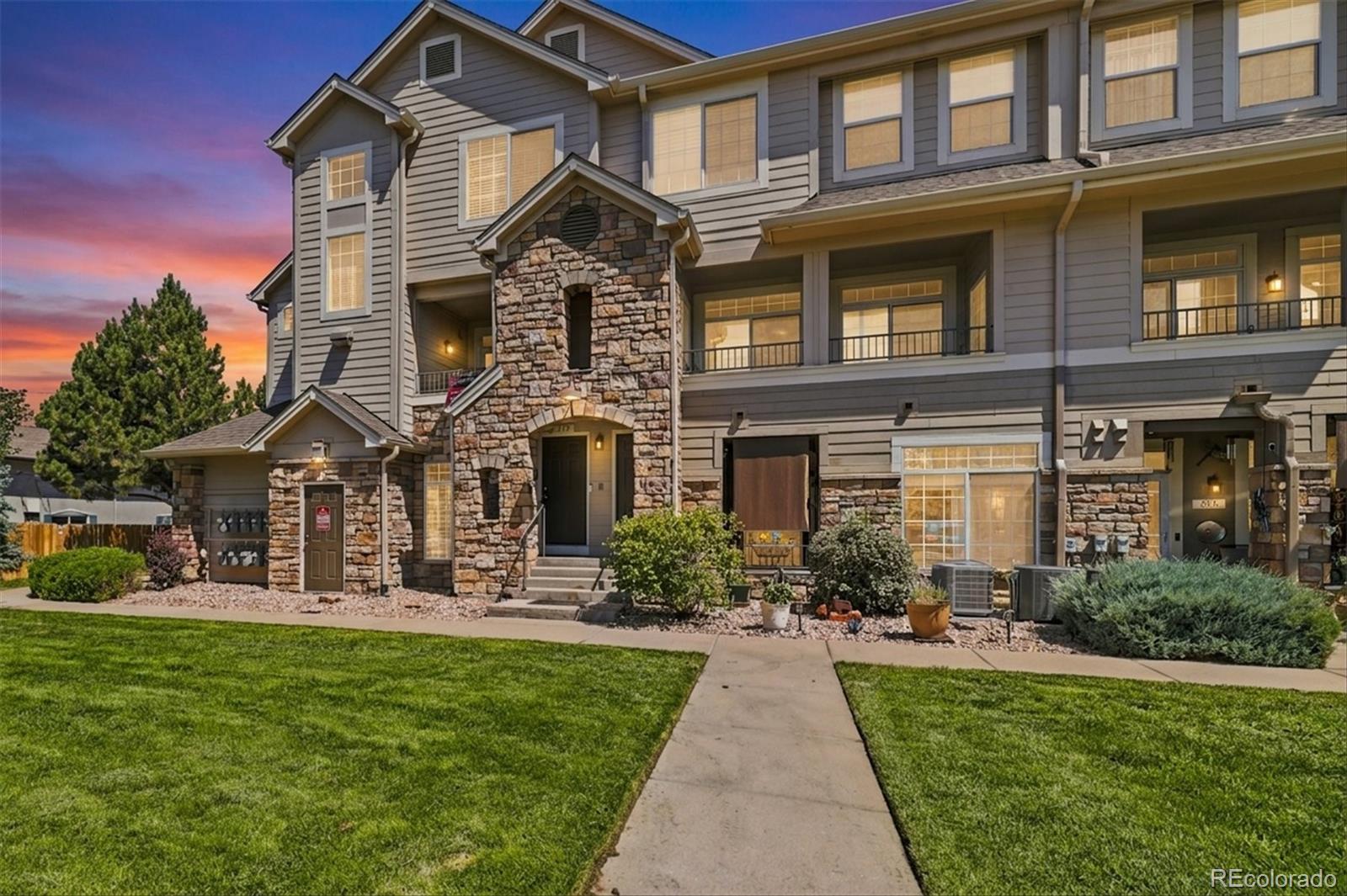MLS Image #1 for 1509 s florence court,aurora, Colorado