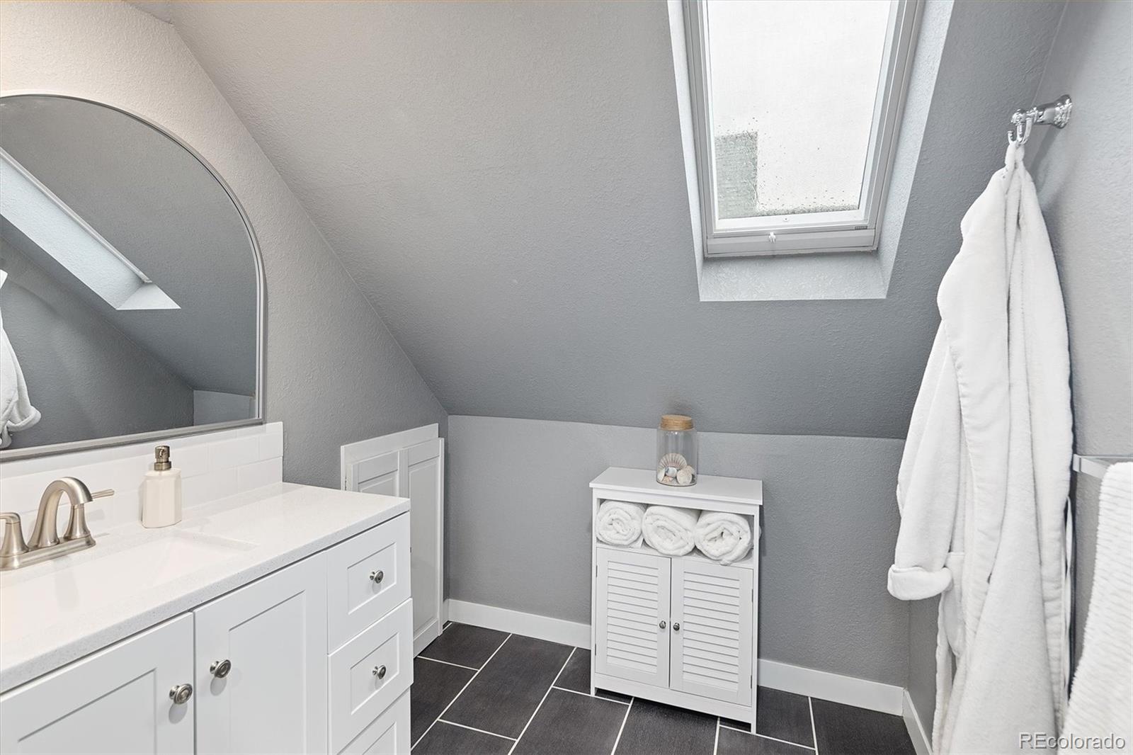 MLS Image #33 for 940 s logan street,denver, Colorado