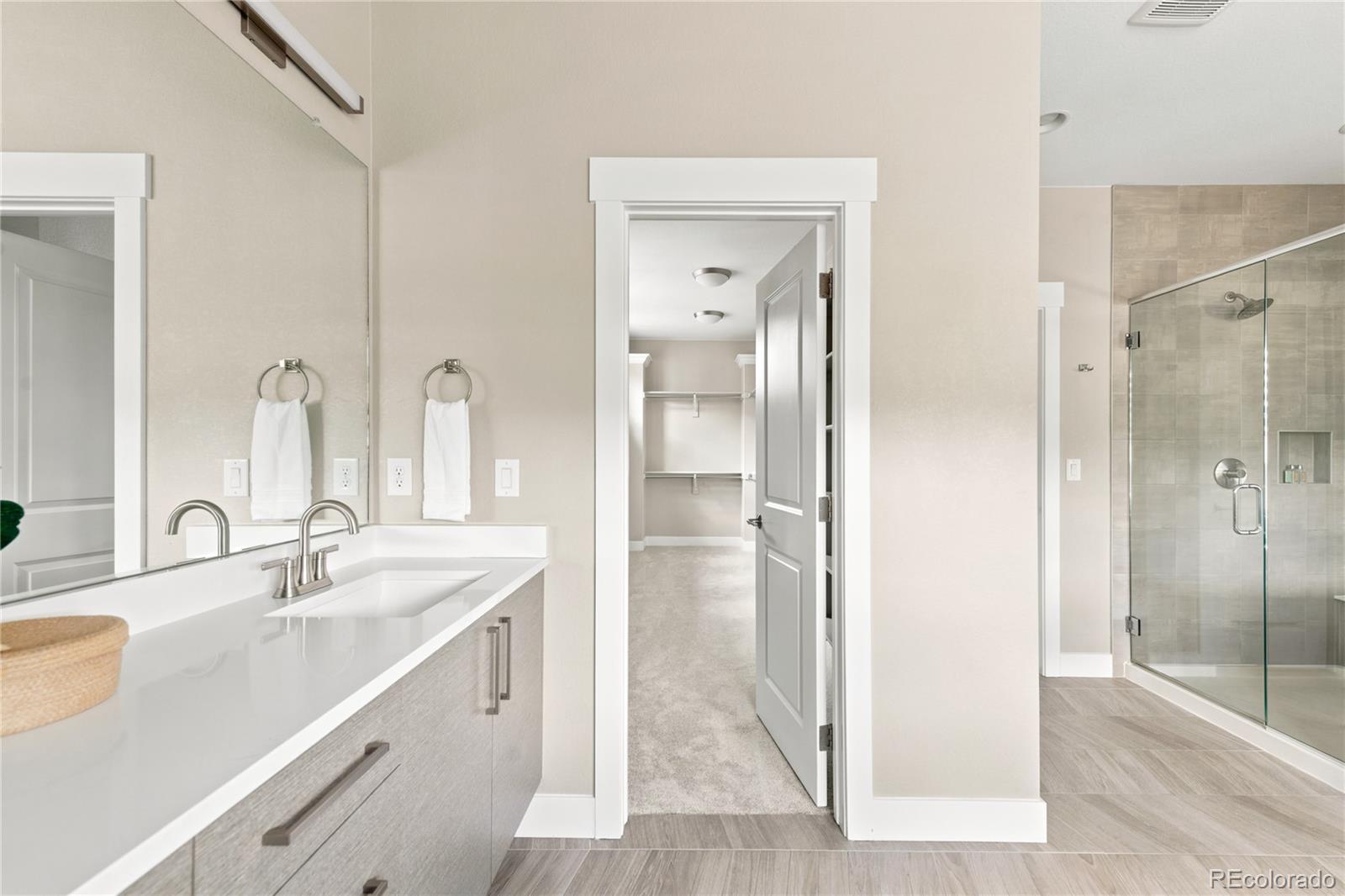 MLS Image #23 for 5692  zuni court,denver, Colorado