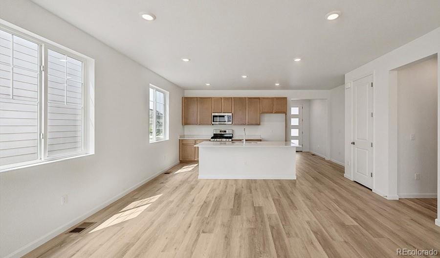 MLS Image #3 for 3922 n haleyville street,aurora, Colorado