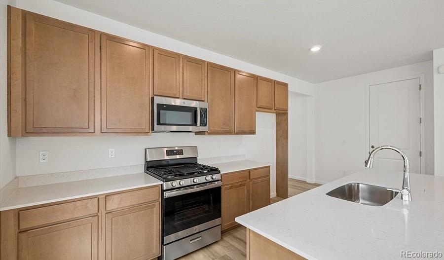 MLS Image #5 for 3922 n haleyville street,aurora, Colorado