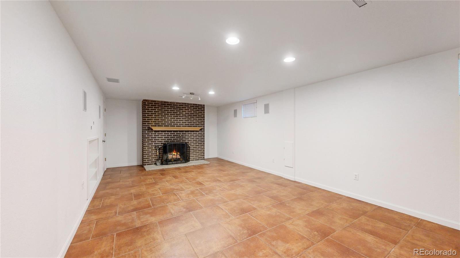 MLS Image #15 for 6650 e harvard avenue,denver, Colorado