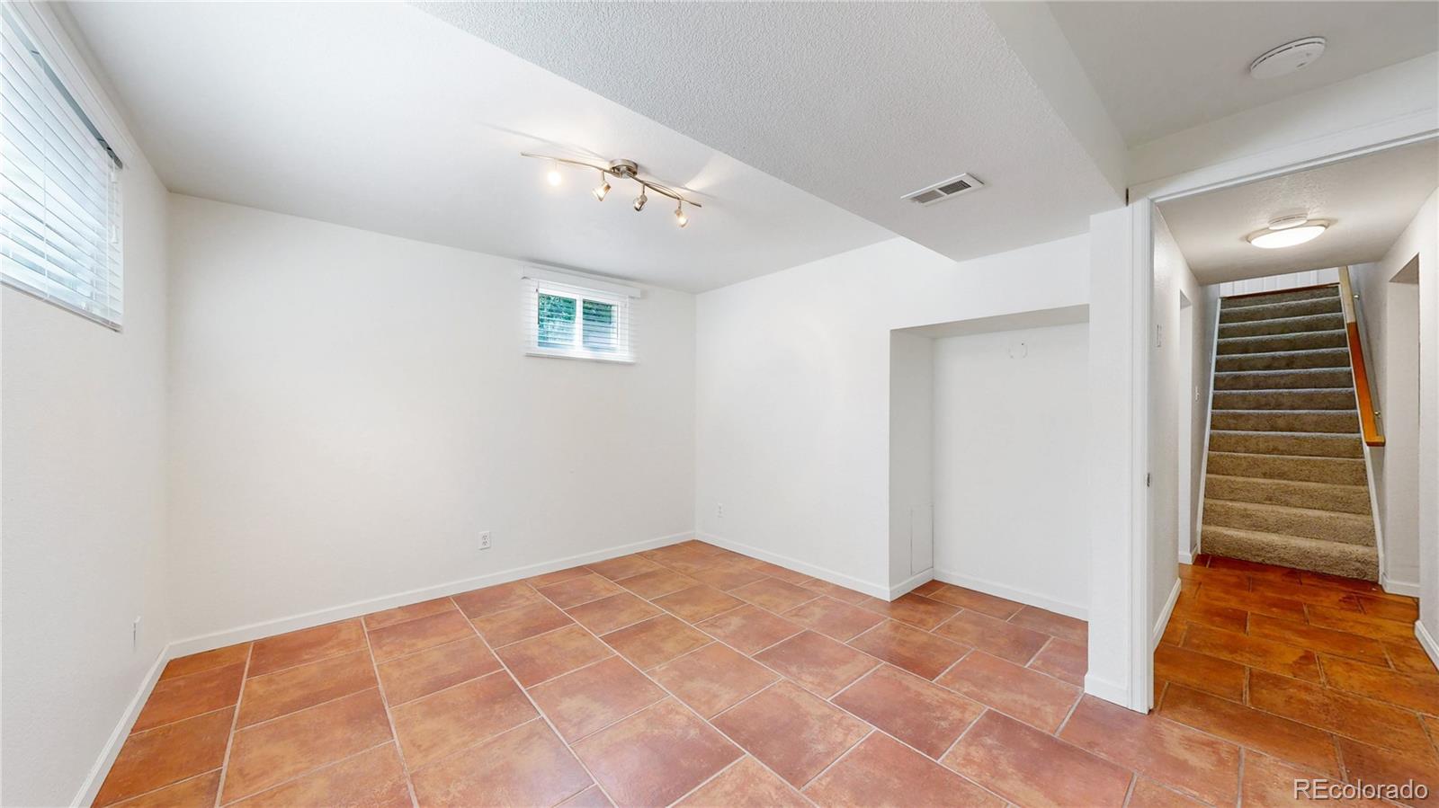 MLS Image #19 for 6650 e harvard avenue,denver, Colorado