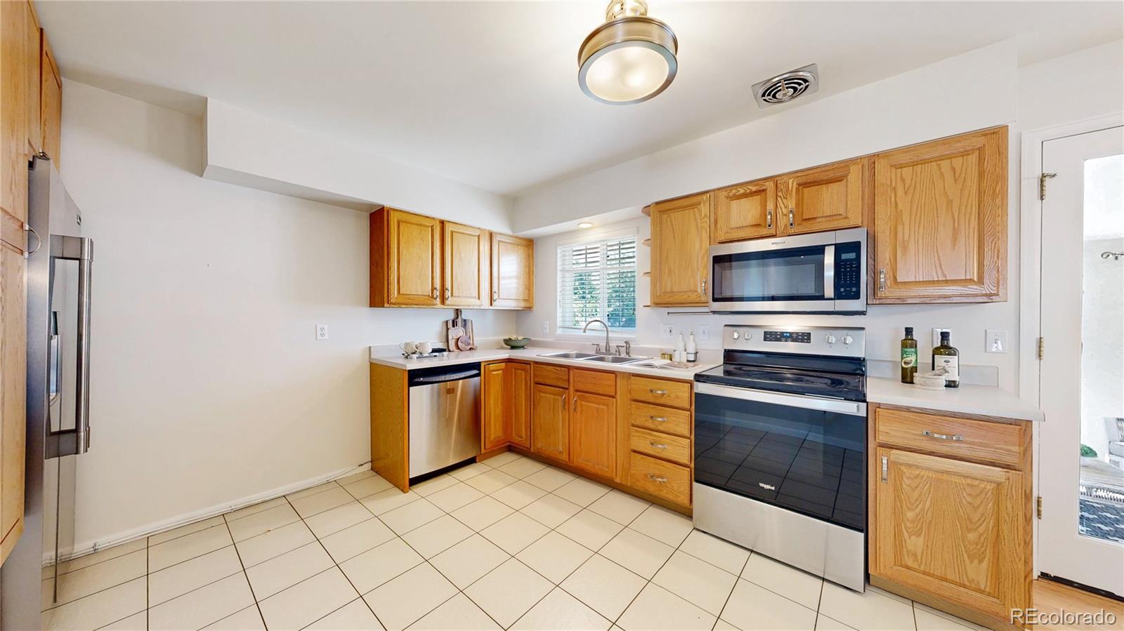 MLS Image #6 for 6650 e harvard avenue,denver, Colorado