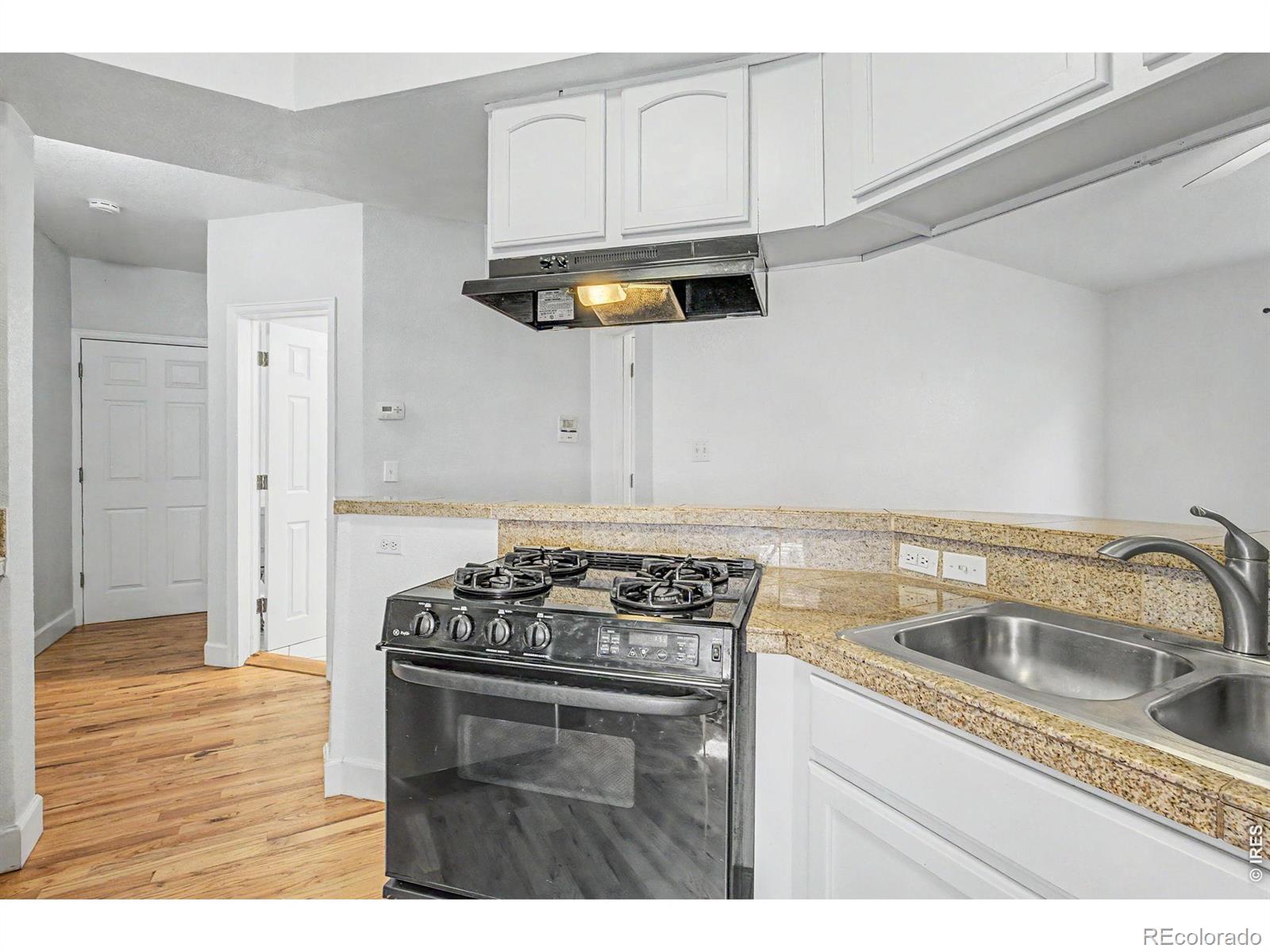MLS Image #17 for 1629 n clarkson street,denver, Colorado