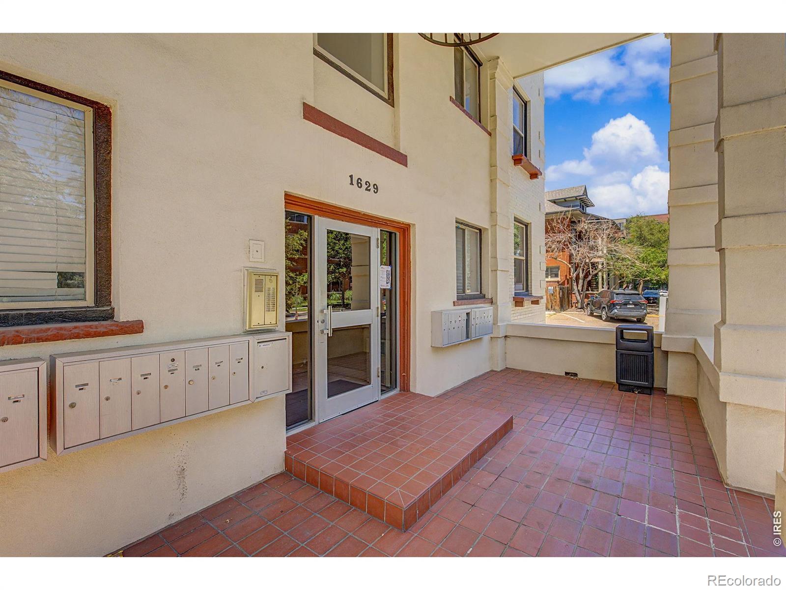 MLS Image #3 for 1629 n clarkson street,denver, Colorado