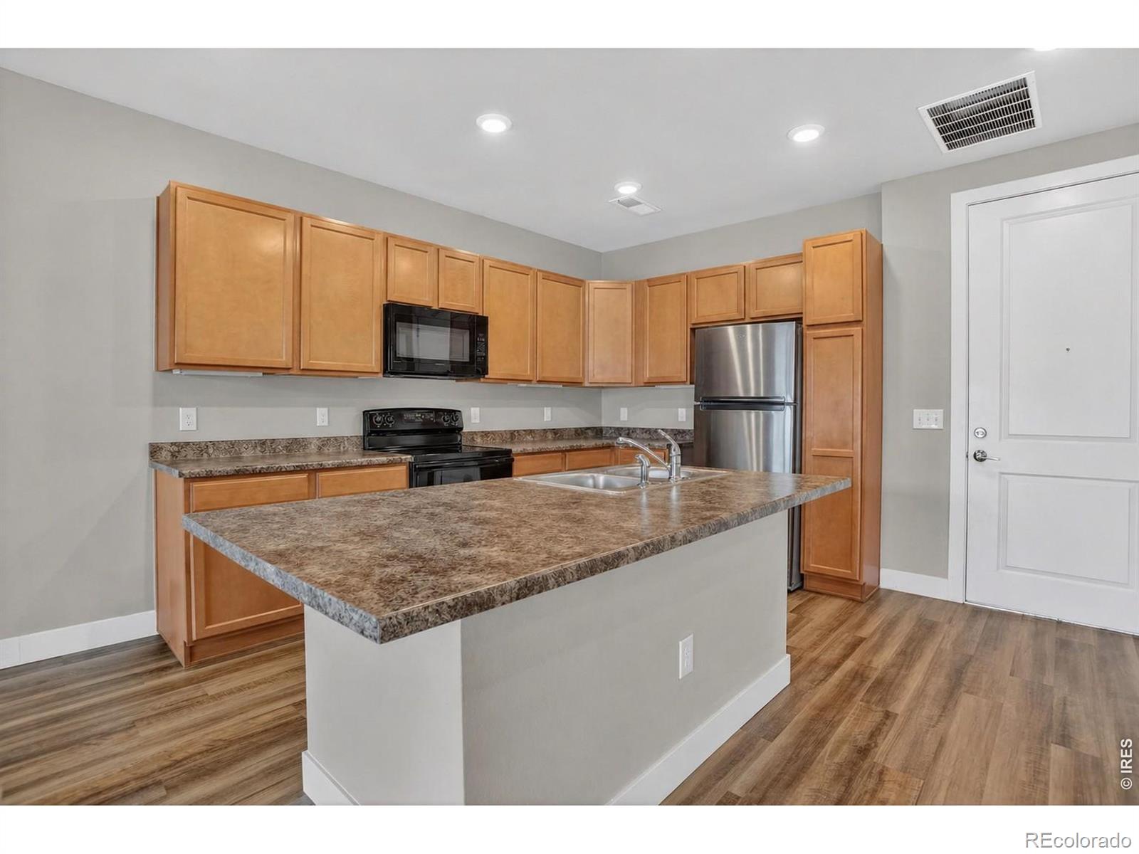 MLS Image #10 for 14351 e tennessee avenue,aurora, Colorado