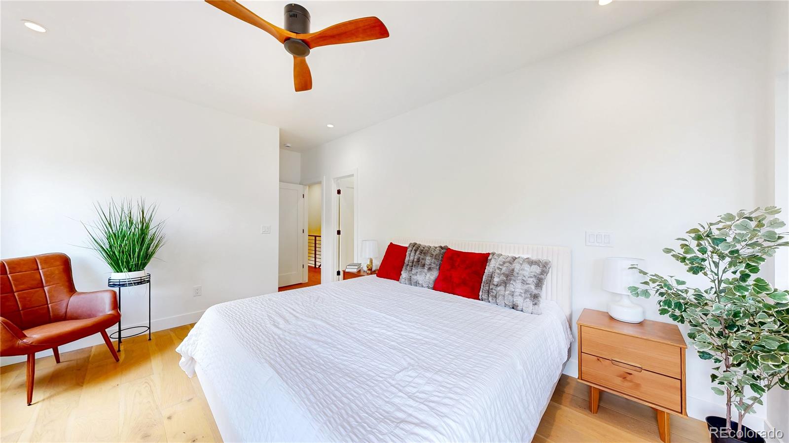 MLS Image #25 for 2135 s high street,denver, Colorado