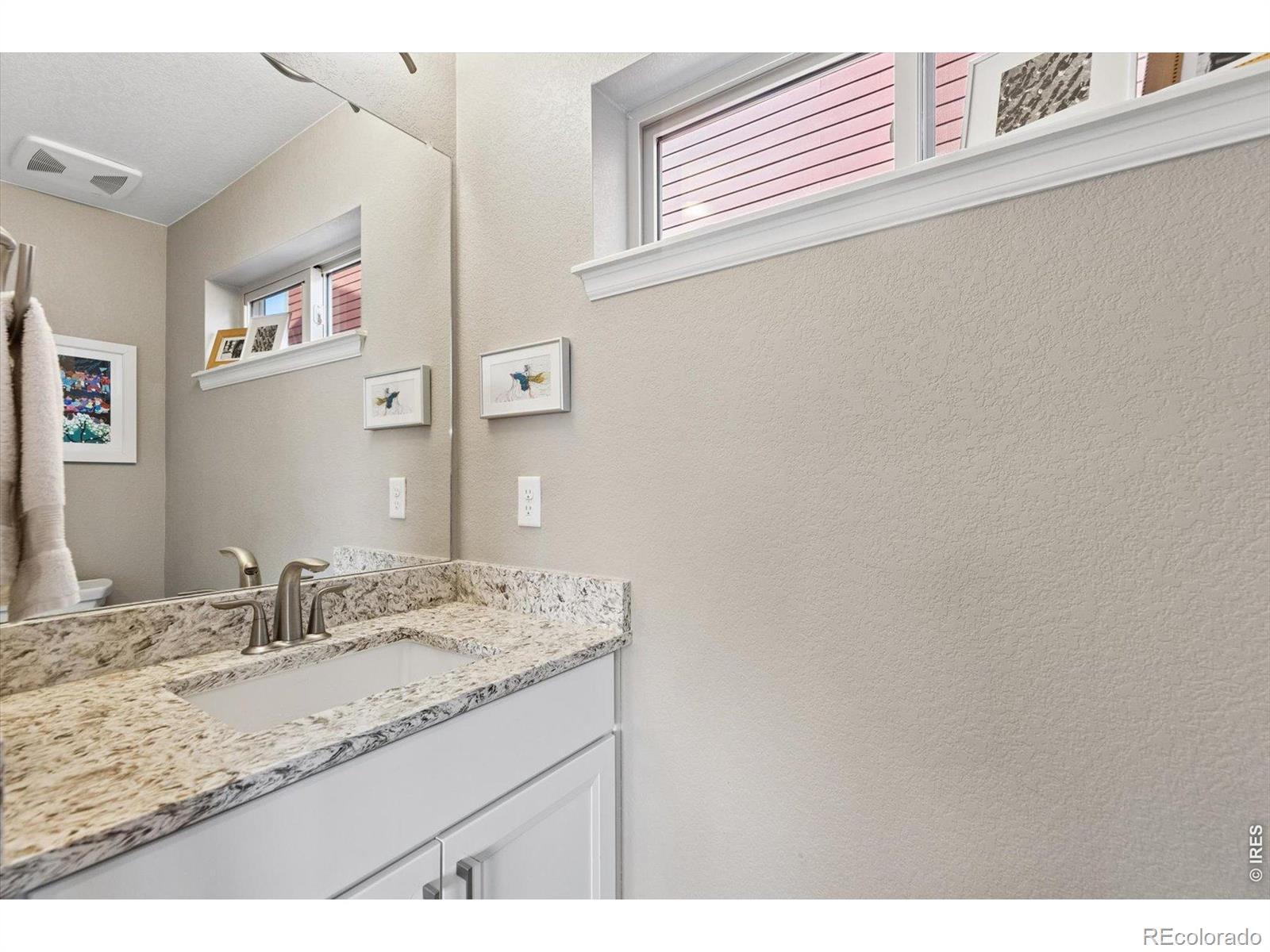 MLS Image #9 for 9340 e 58th avenue,denver, Colorado