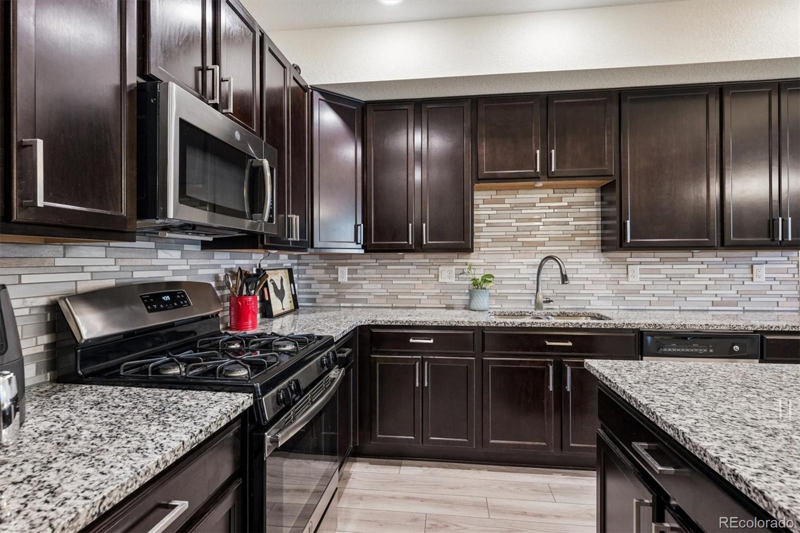 MLS Image #14 for 857 e 98th avenue,denver, Colorado