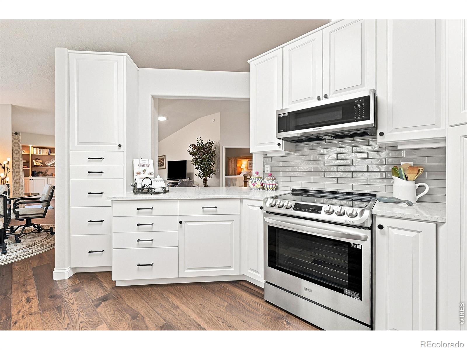 MLS Image #13 for 2010  46th avenue,greeley, Colorado