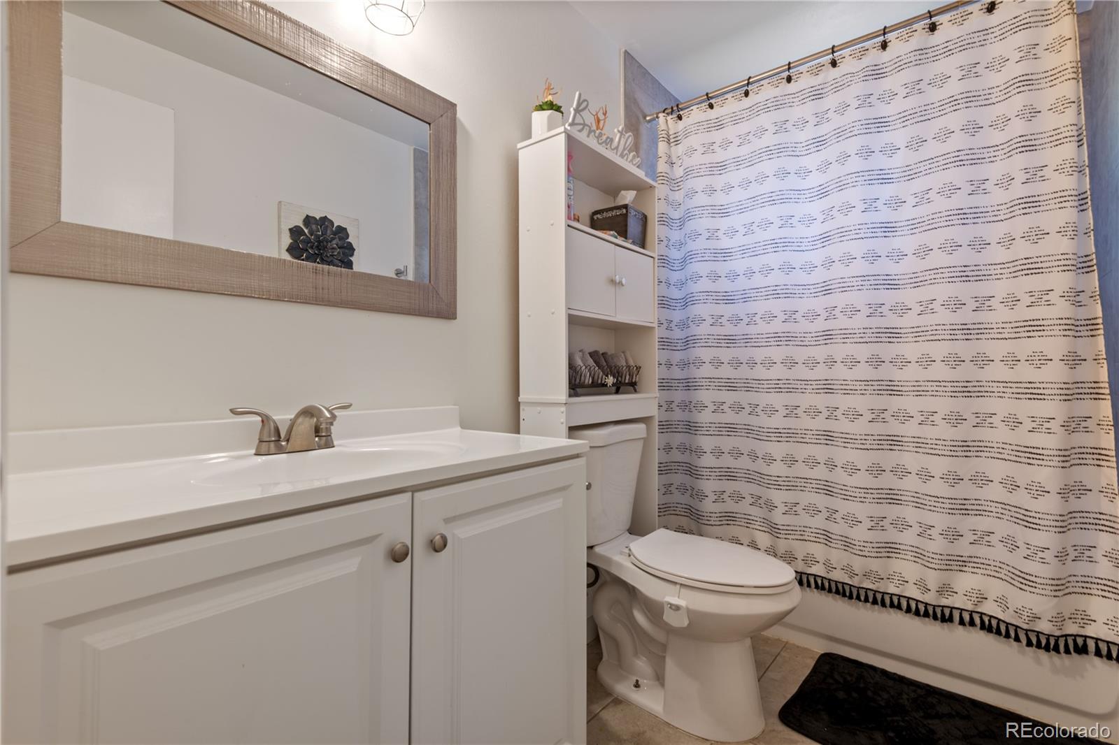 MLS Image #8 for 12303 e alaska avenue,aurora, Colorado