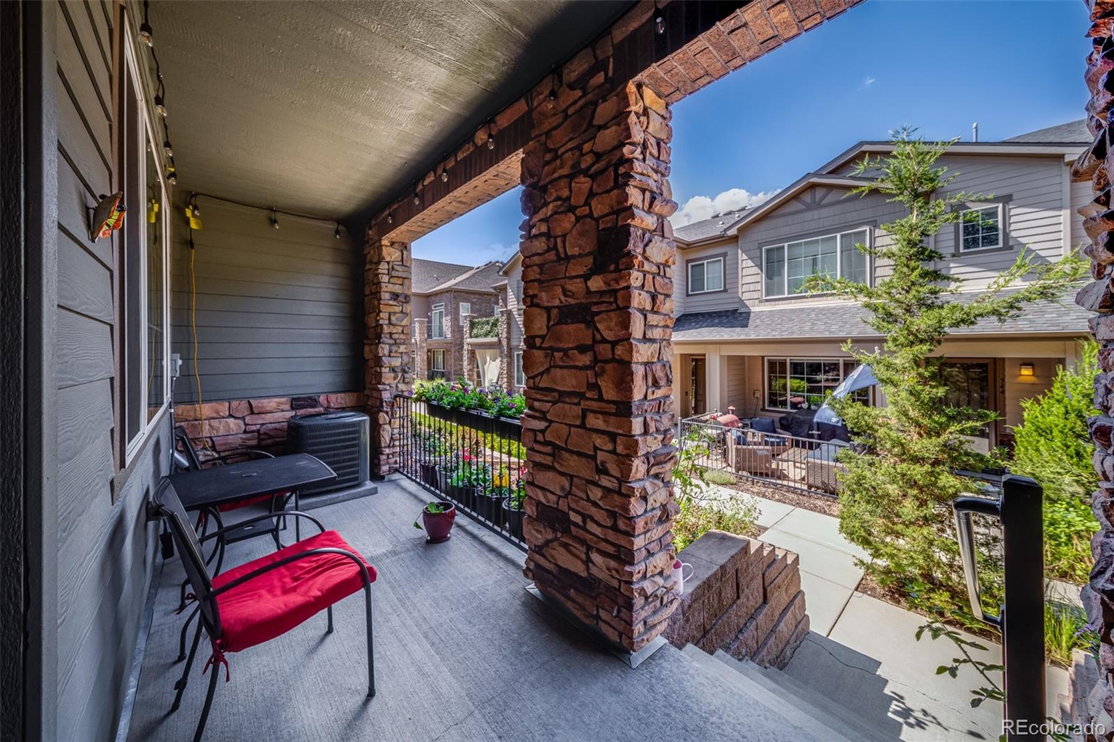 MLS Image #2 for 570 e dry creek place,littleton, Colorado