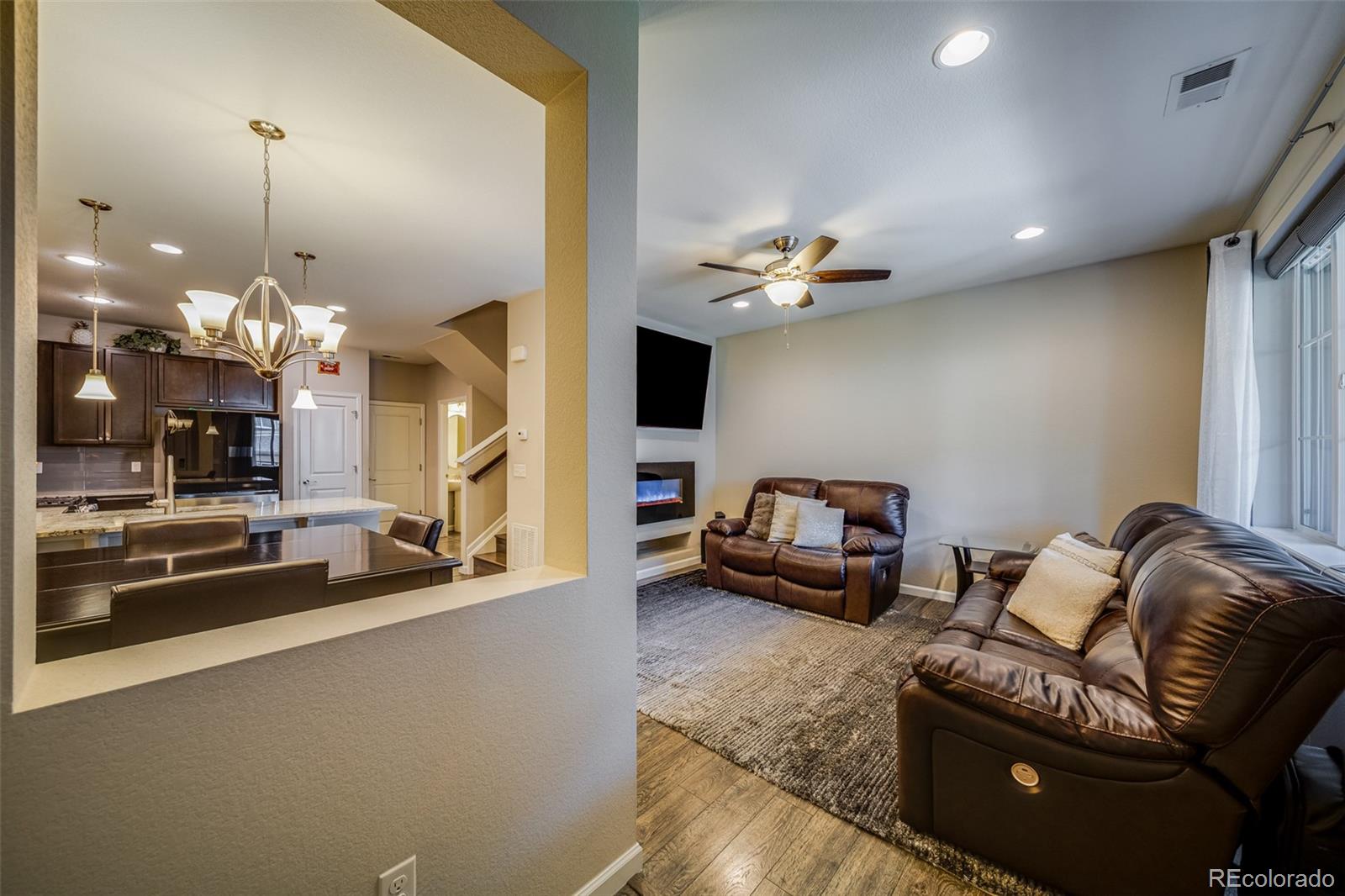 MLS Image #3 for 570 e dry creek place,littleton, Colorado