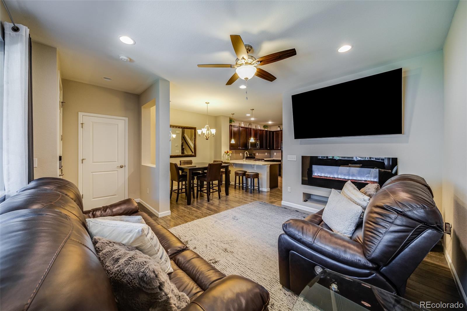 MLS Image #4 for 570 e dry creek place,littleton, Colorado