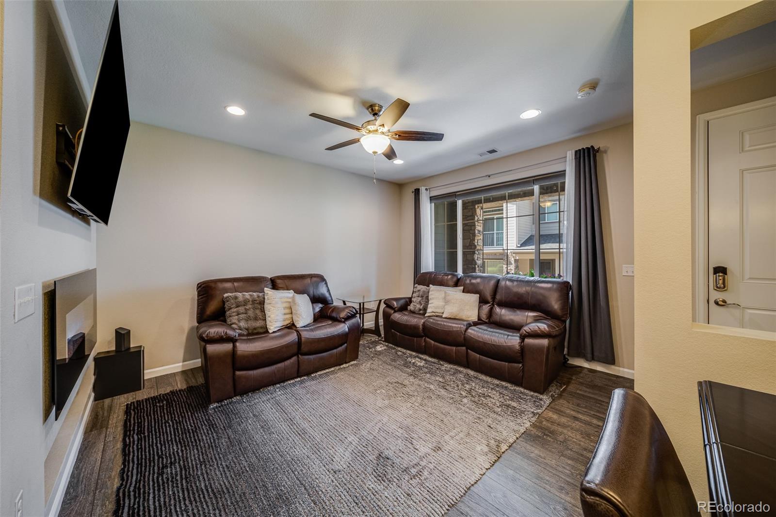 MLS Image #5 for 570 e dry creek place,littleton, Colorado