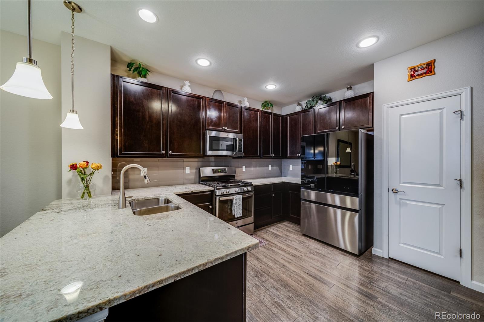 MLS Image #6 for 570 e dry creek place,littleton, Colorado