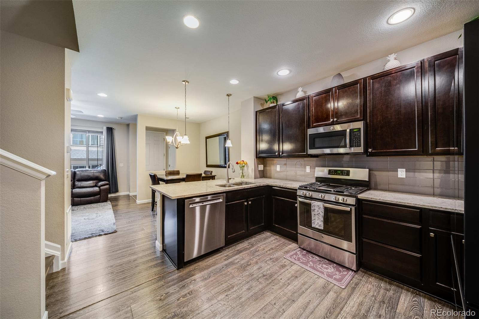MLS Image #8 for 570 e dry creek place,littleton, Colorado