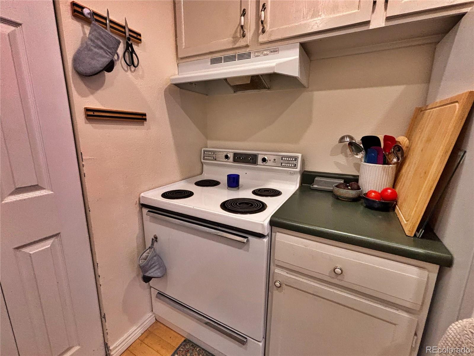 MLS Image #14 for 501  golden circle,golden, Colorado