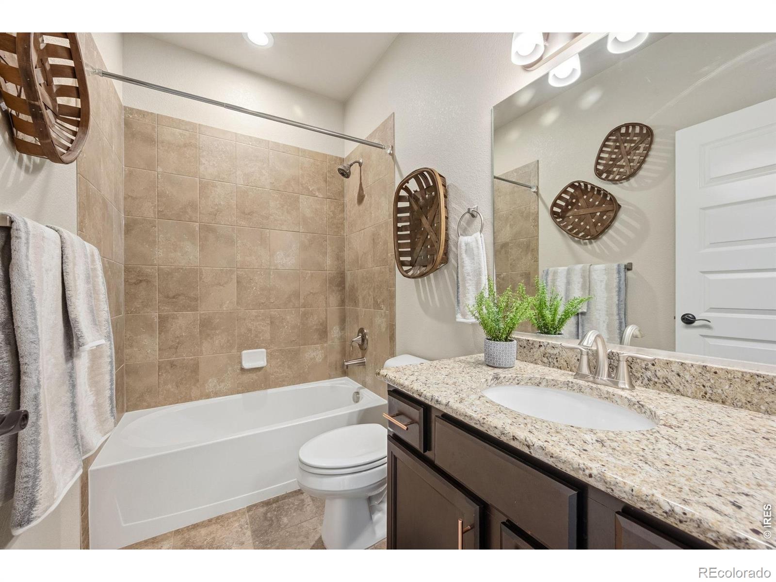MLS Image #17 for 2177  beehive court,windsor, Colorado