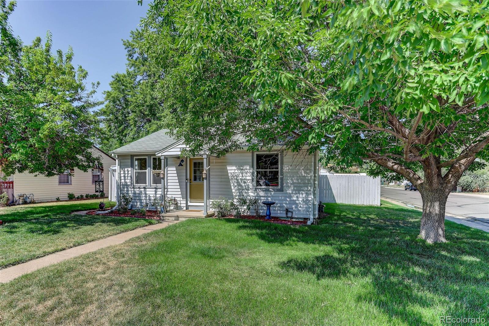 MLS Image #1 for 901 s locust street,denver, Colorado