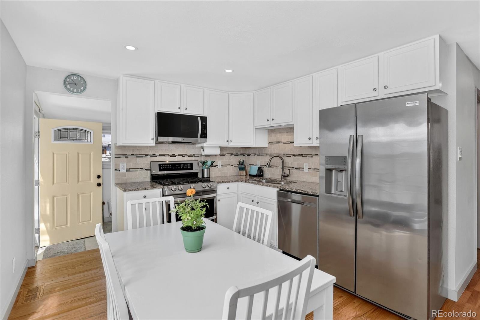 MLS Image #10 for 901 s locust street,denver, Colorado