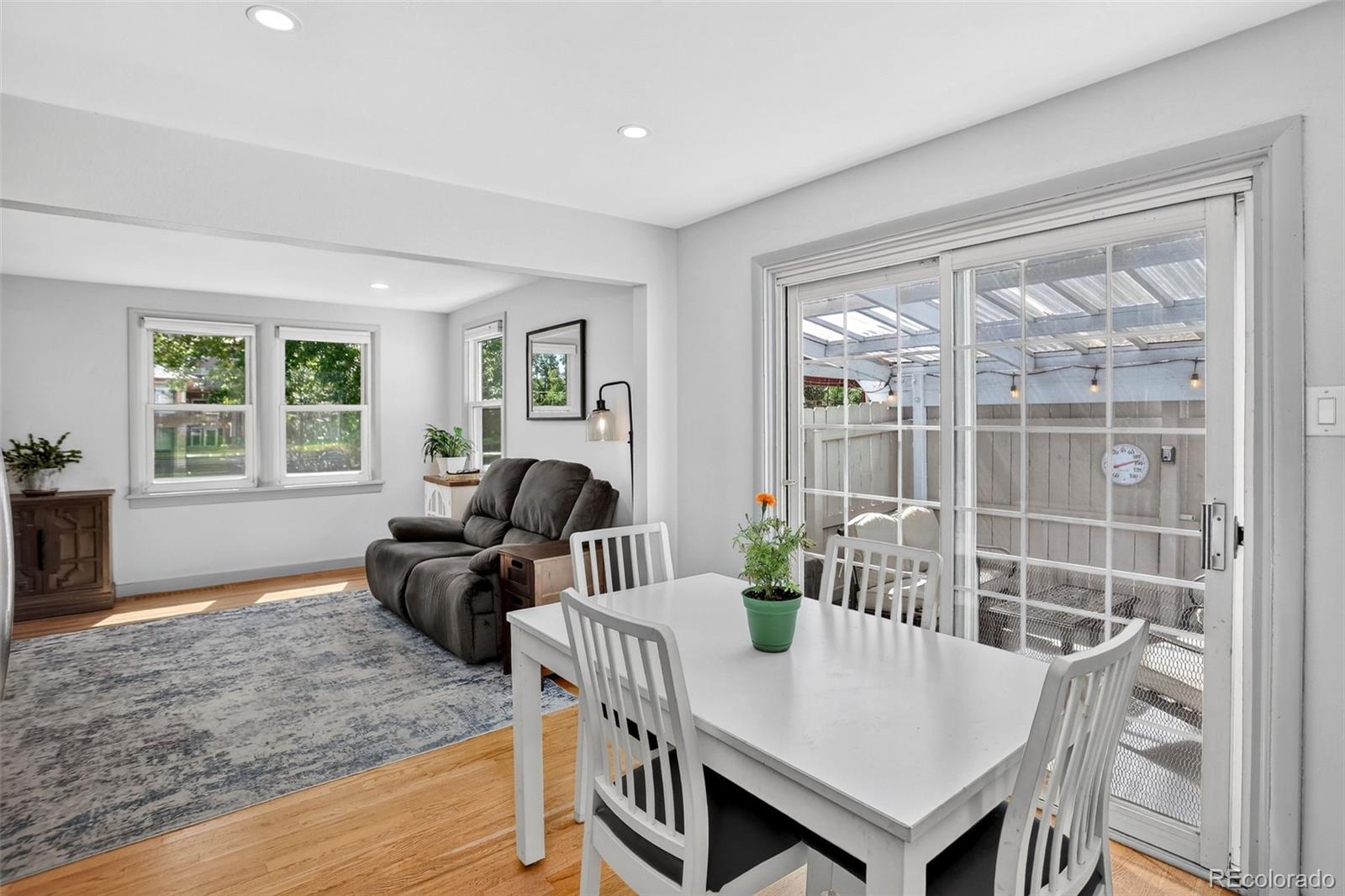 MLS Image #11 for 901 s locust street,denver, Colorado