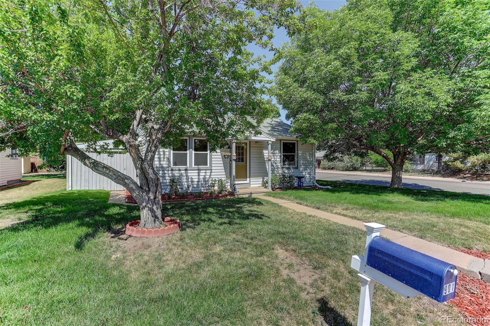 MLS Image #2 for 901 s locust street,denver, Colorado
