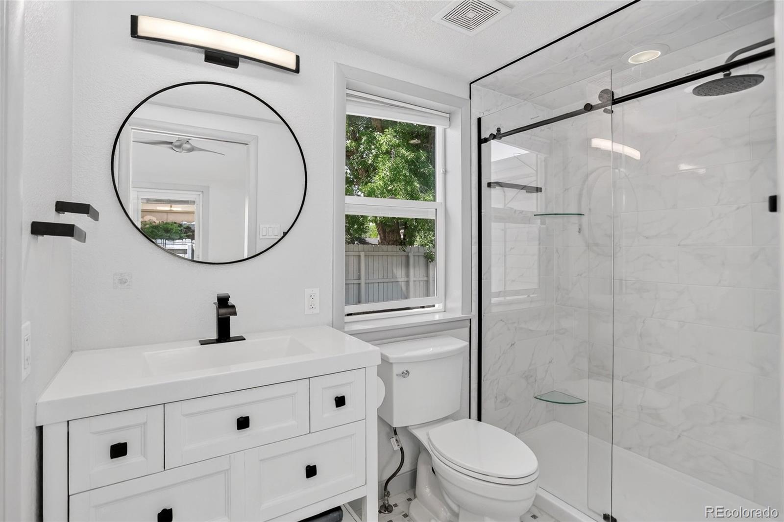 MLS Image #20 for 901 s locust street,denver, Colorado