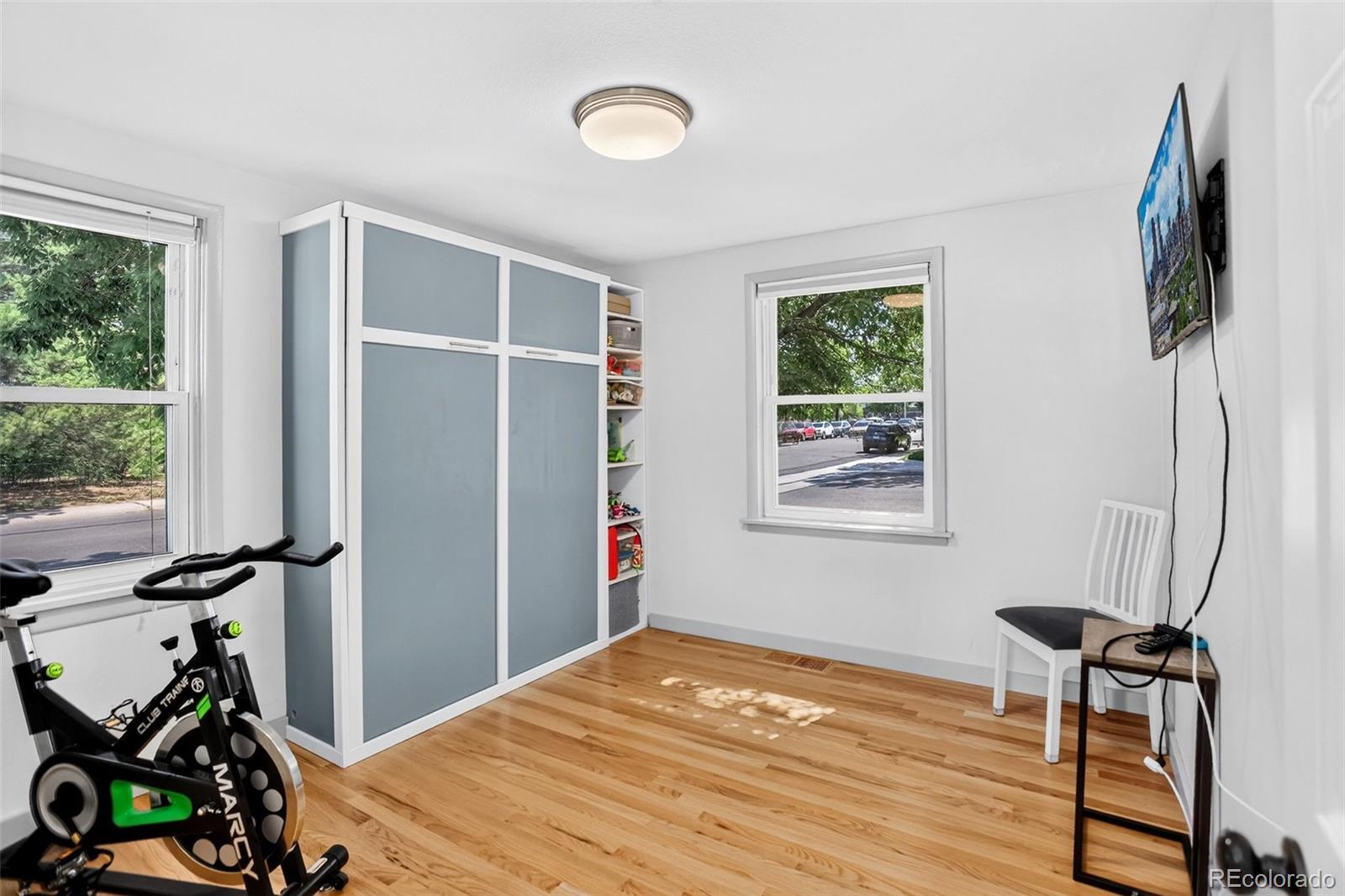MLS Image #22 for 901 s locust street,denver, Colorado