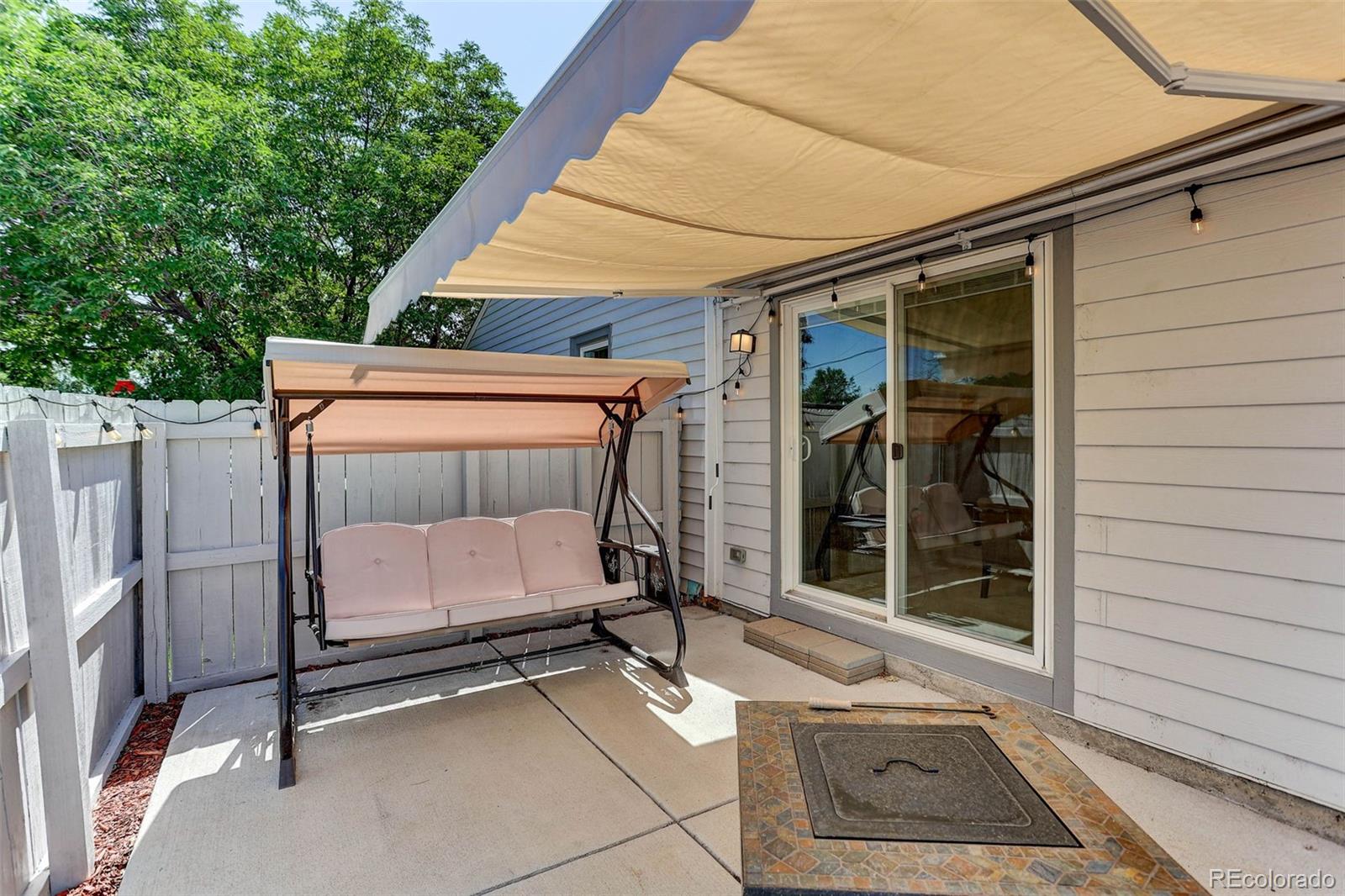 MLS Image #28 for 901 s locust street,denver, Colorado