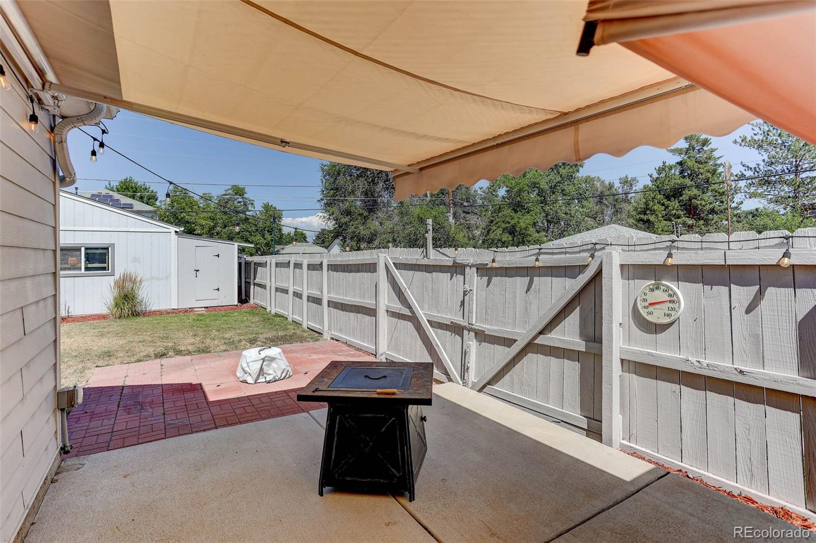 MLS Image #29 for 901 s locust street,denver, Colorado