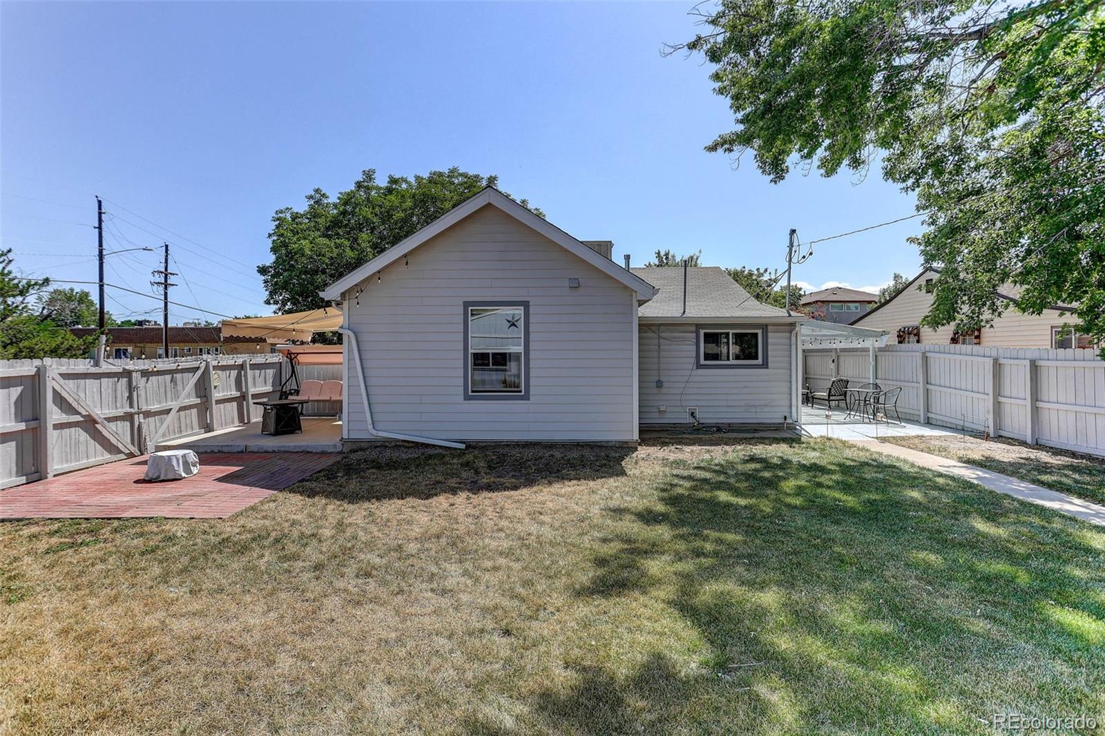 MLS Image #33 for 901 s locust street,denver, Colorado