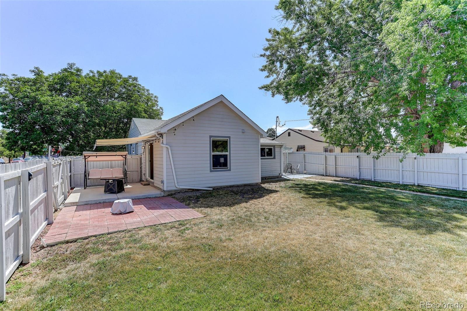MLS Image #35 for 901 s locust street,denver, Colorado