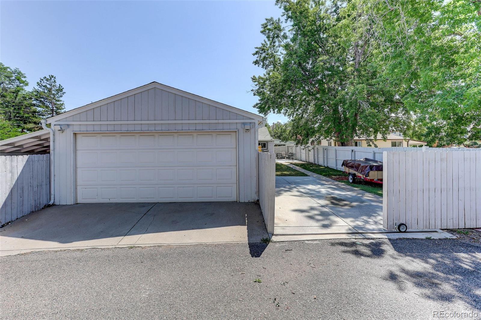 MLS Image #39 for 901 s locust street,denver, Colorado