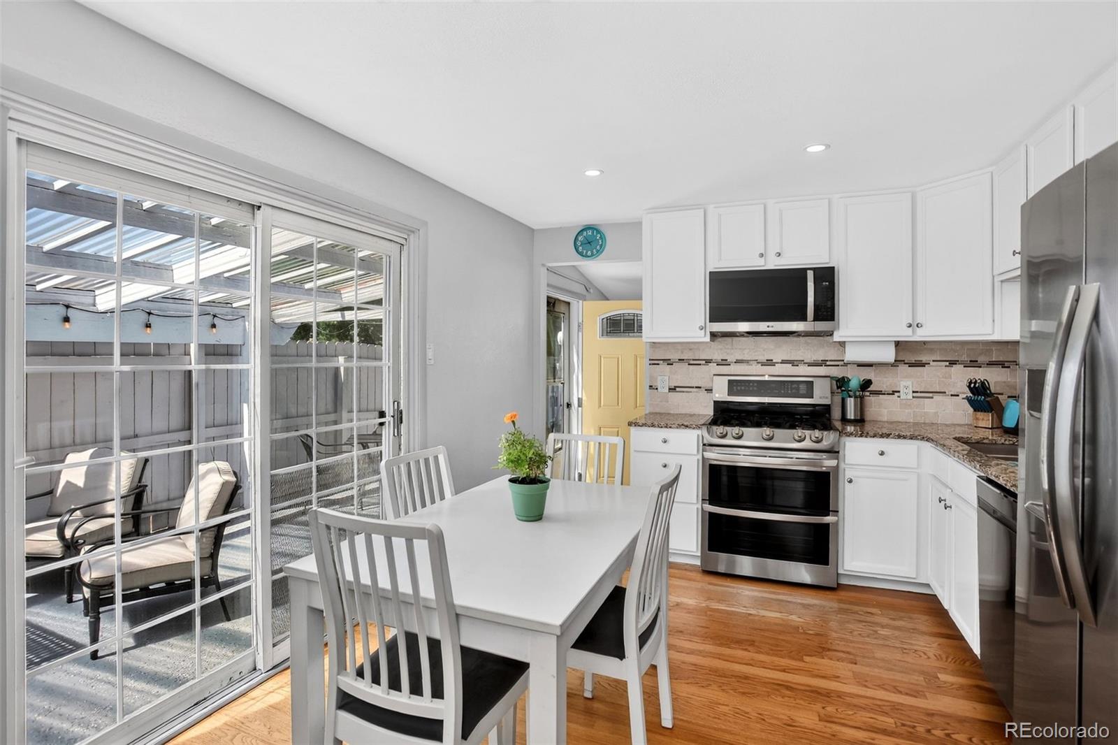 MLS Image #9 for 901 s locust street,denver, Colorado