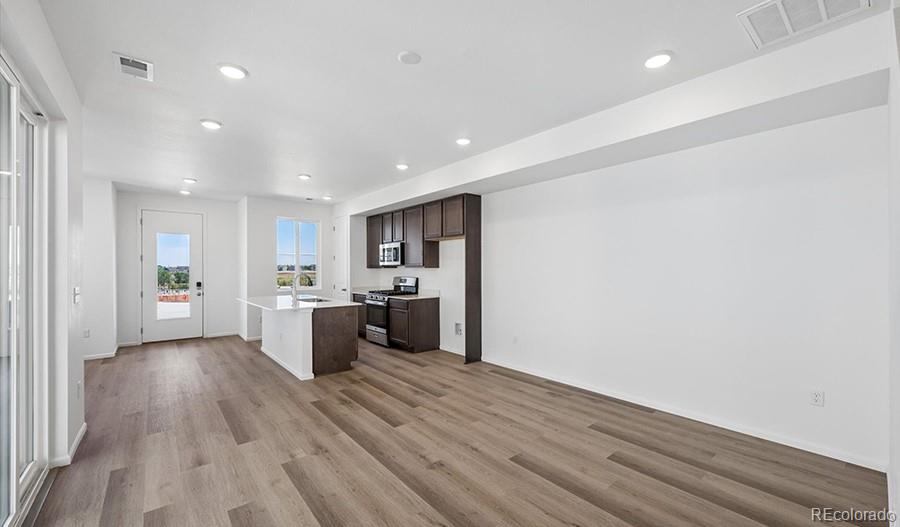 MLS Image #10 for 17104 e virginia avenue,aurora, Colorado