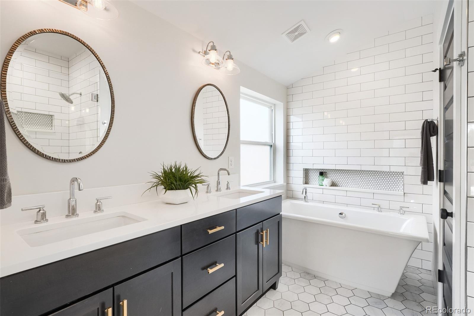 MLS Image #11 for 3322 n columbine street,denver, Colorado