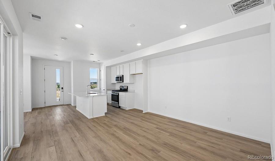 MLS Image #10 for 17074 e virginia avenue,aurora, Colorado
