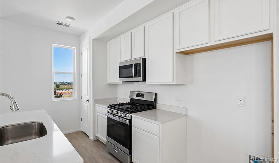 MLS Image #4 for 17074 e virginia avenue,aurora, Colorado