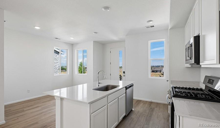 MLS Image #5 for 17074 e virginia avenue,aurora, Colorado