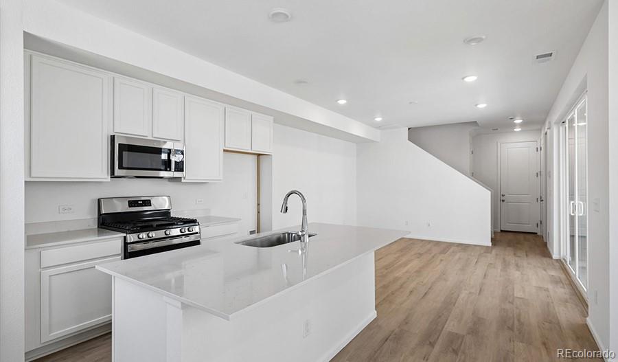 MLS Image #6 for 17074 e virginia avenue,aurora, Colorado