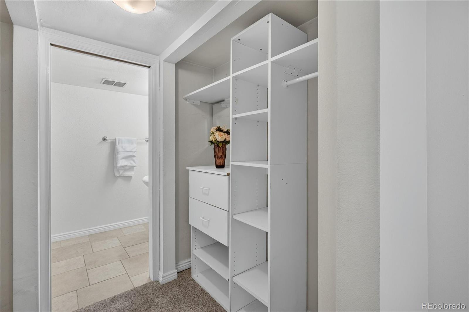 MLS Image #14 for 3420 s locust street,denver, Colorado