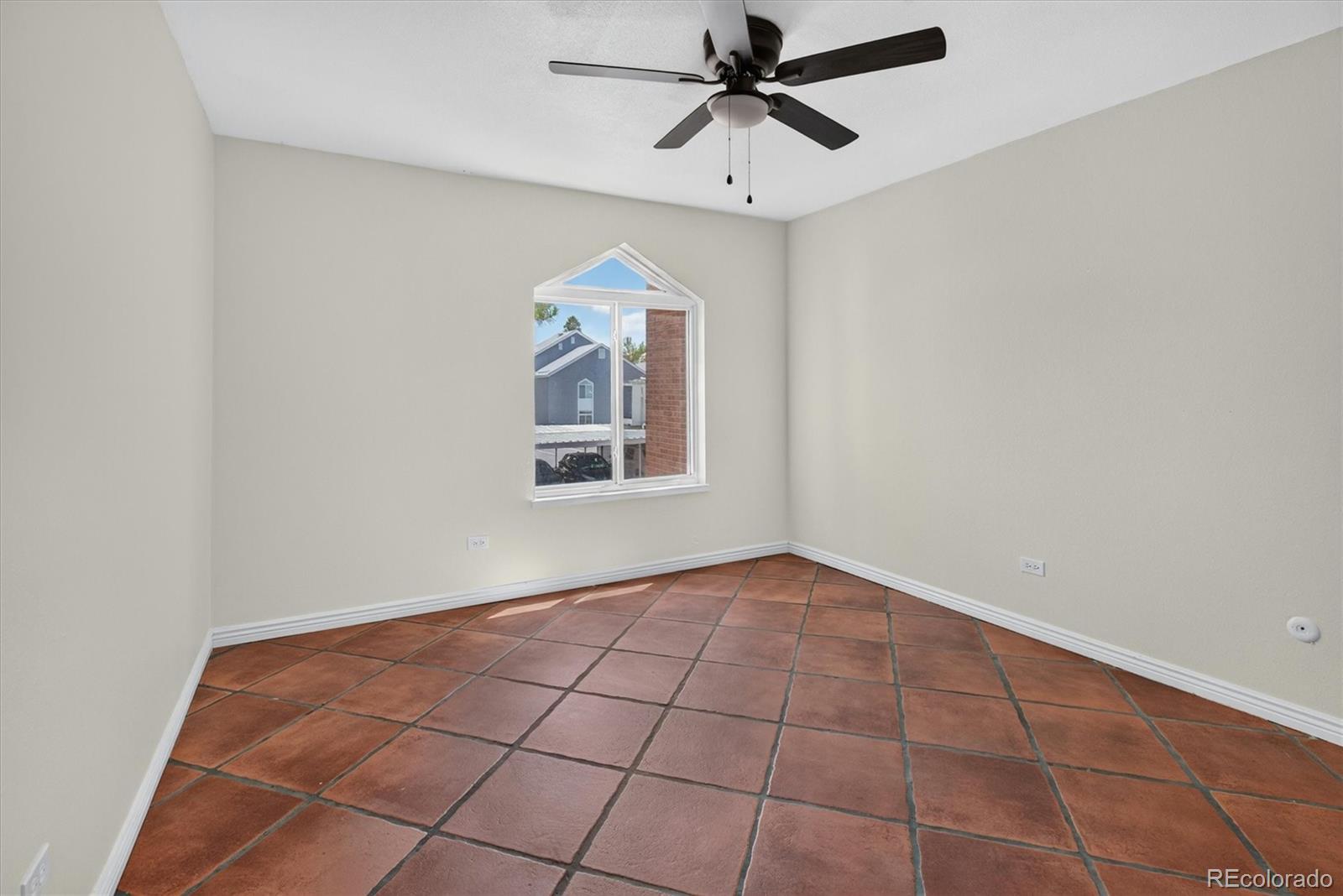 MLS Image #17 for 3420 s locust street,denver, Colorado