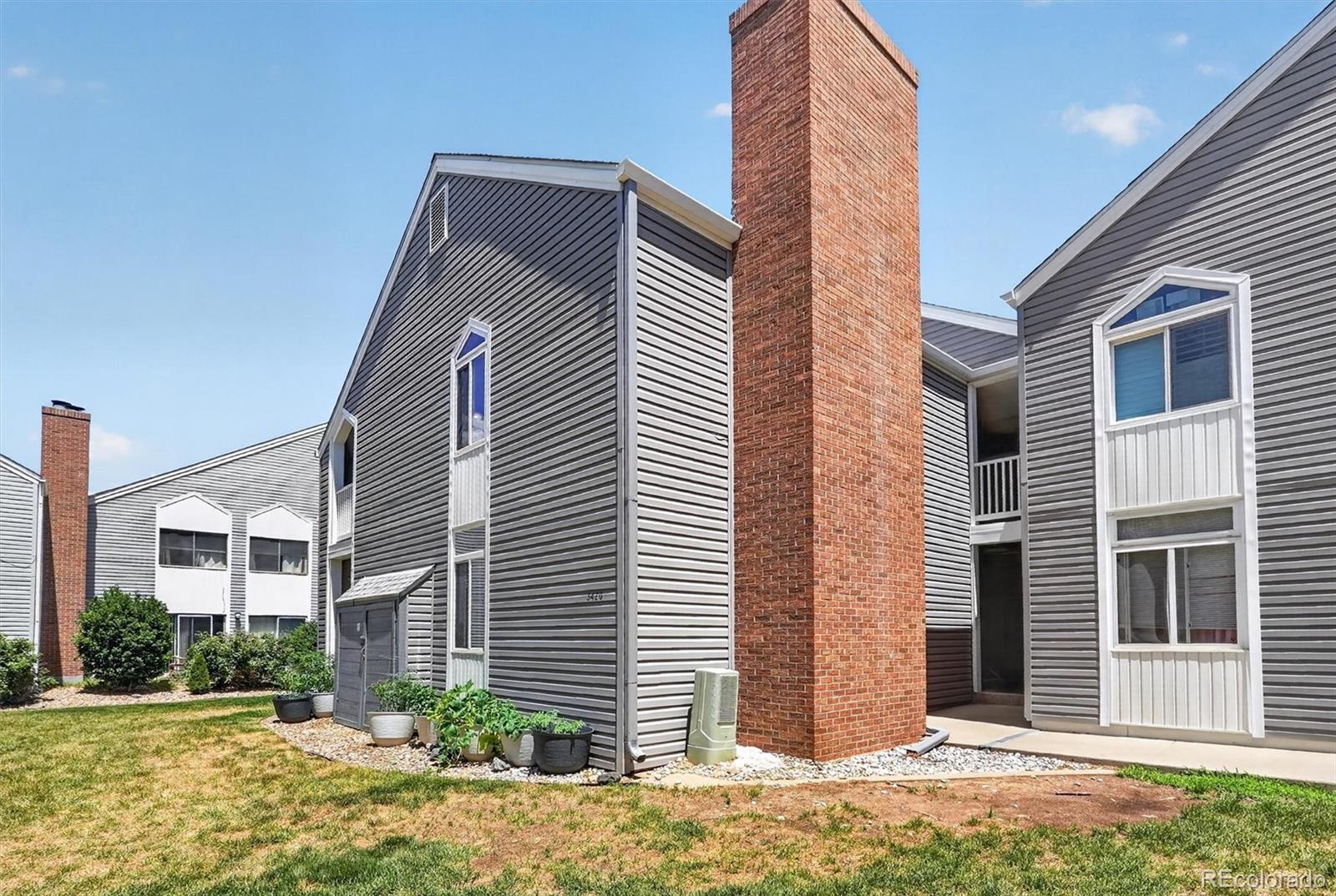 MLS Image #21 for 3420 s locust street,denver, Colorado