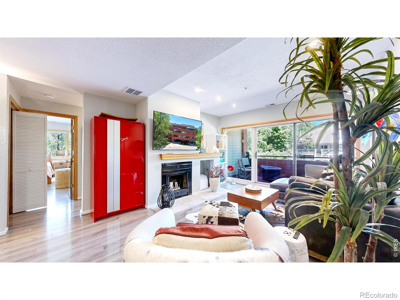 MLS Image #3 for 624  pearl street,boulder, Colorado